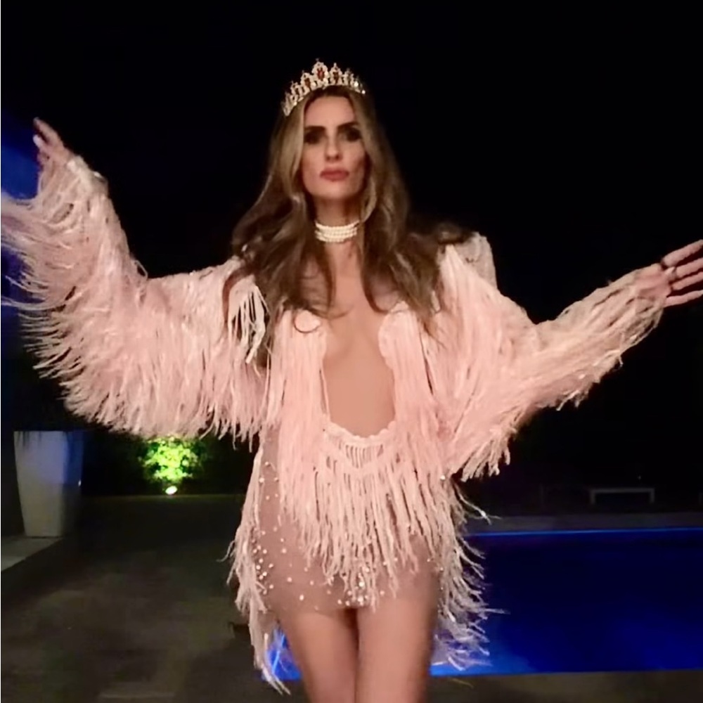 Elegant Pink Feathered Women's Outfit